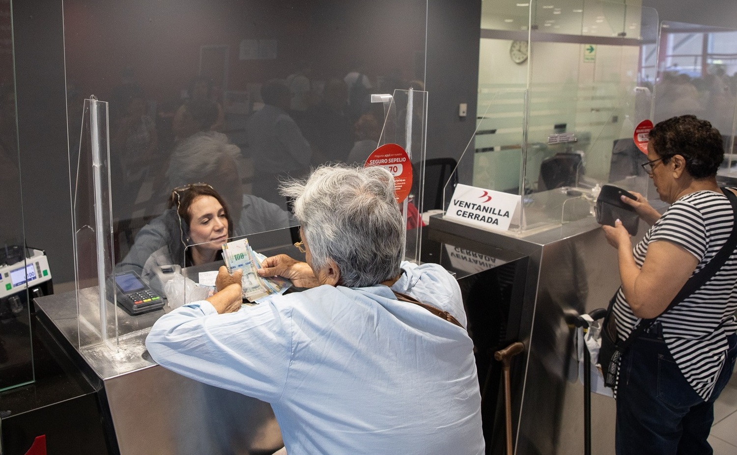 Congreso aprueba ley que garantiza pensiones dignas a maestros jubilados y cesantes por S/ 3300, votación fue de 82 votos a favor y cero en contra.