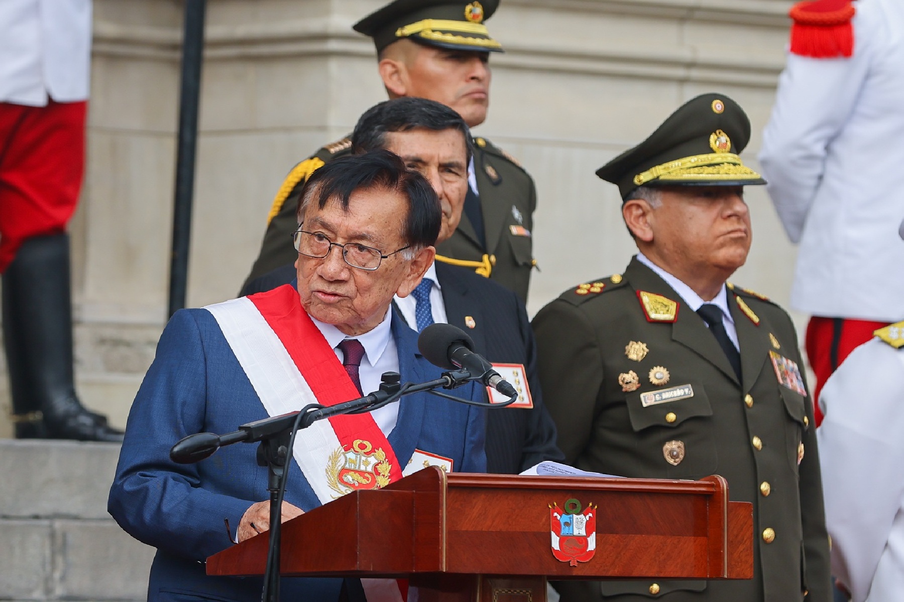 Presidente Balcázar Como Jefe Supremo de las FF.AA. y PNP: "Lucha contra el crimen se profundizará, no se detendrá, dejaremos un Perú más seguro y ordenado".
