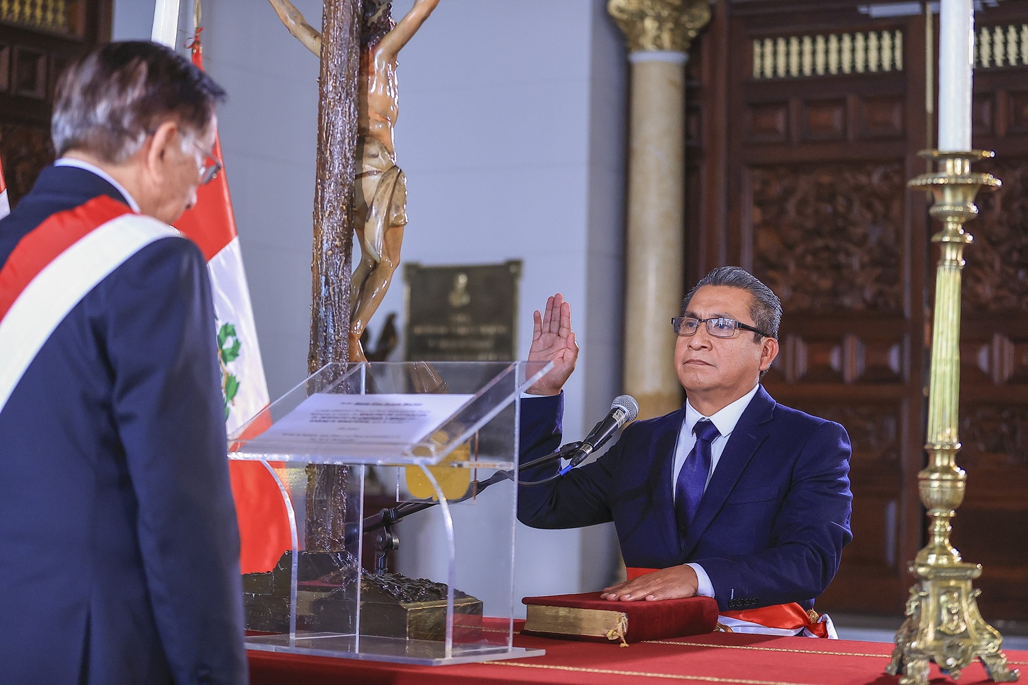 Waldir Ayasta Mechán toma juramento como ministro de Energía y Minas: "Profesional con formación de elite liderará sector estratégico".