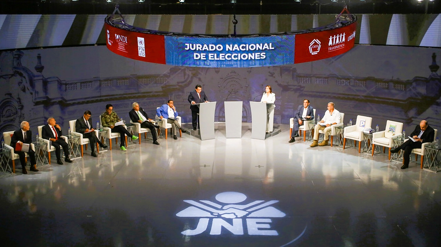 Seguridad y Corrupción Marcaron el Primer Debate Presidencial 2026: "11 candidatos expusieron planes drásticos y reformistas sobre leyes procrimen, migración y reforma institucional".