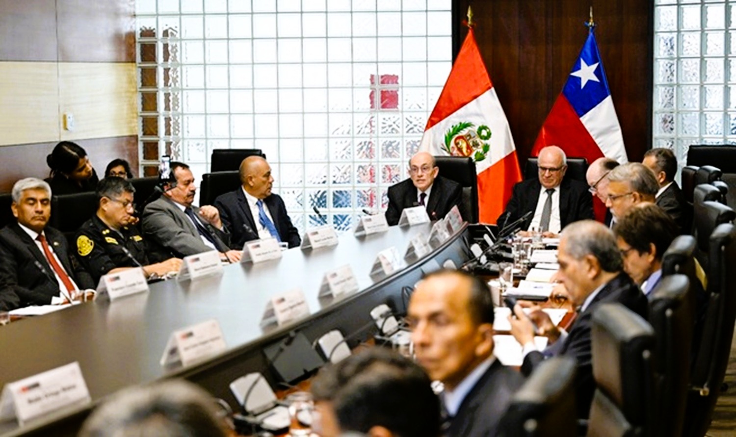 Perú y Chile Blindan la Frontera: Cooperación Migratoria Alcanza Nuevo Nivel para Frenar la Irregularidad y el Crimen Organizado.​