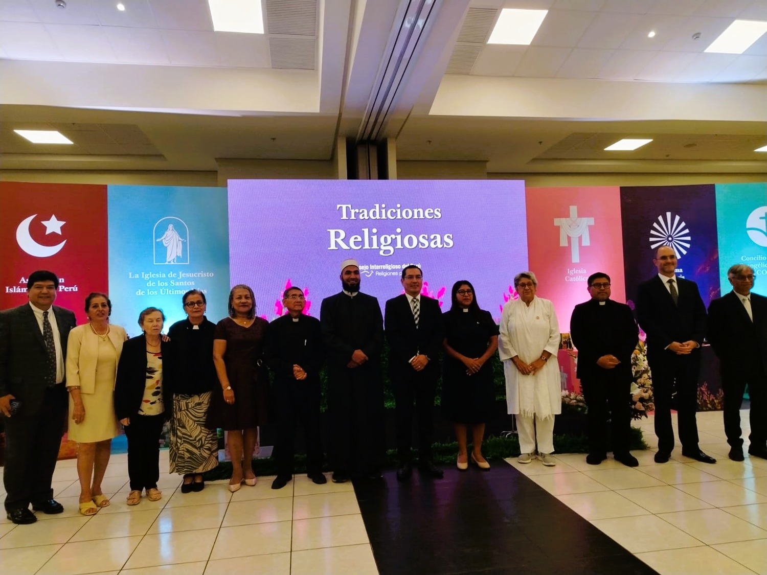 Desde Perú: "Semana Santa en Lima, religiones se unen para construir la paz que el mundo necesita, el encuentro de diversos credos que deja huella".