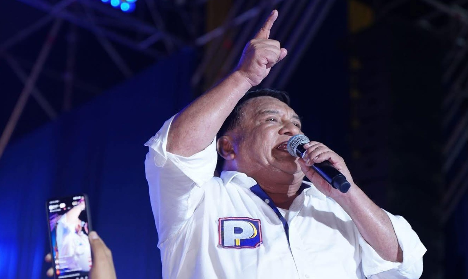 Cierre de Campaña 'Pepe Luna': "Pensión para todos, empleo joven, devolución de la ONP, Urresti en seguridad y economía fuerte con derechos y protección social".