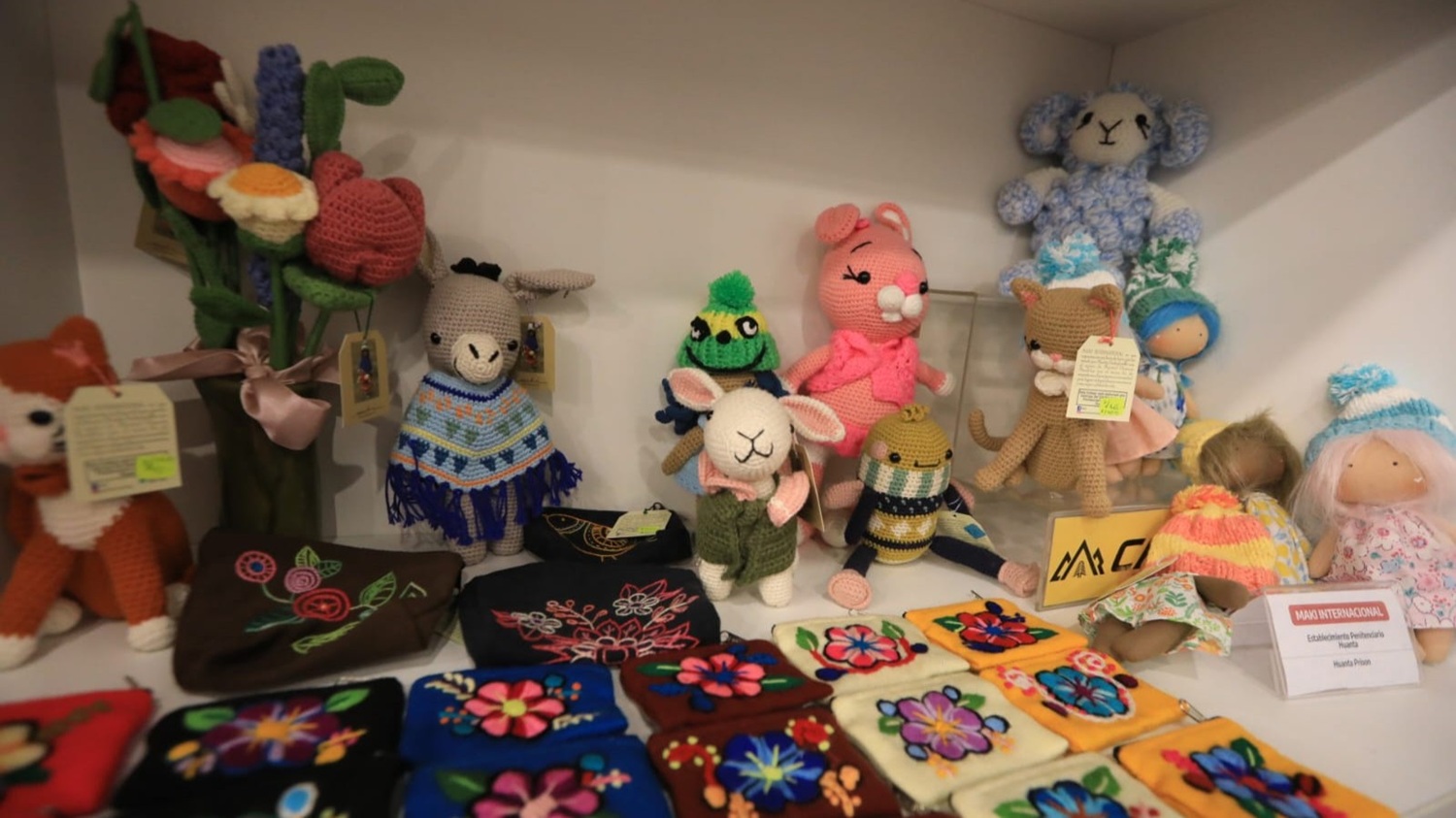 Más Allá de los Muros de la Prisión: El arte y el trabajo florecen en "Cárceles Productivas", impulsando la reinserción y la dignidad de los peruanos privados de libertad.