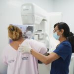 Diris Lima Centro (Minsa) al Frente: “11.000 exámenes clave refuerzan la lucha contra el cáncer de mama con atención de calidad para los más vulnerables”.