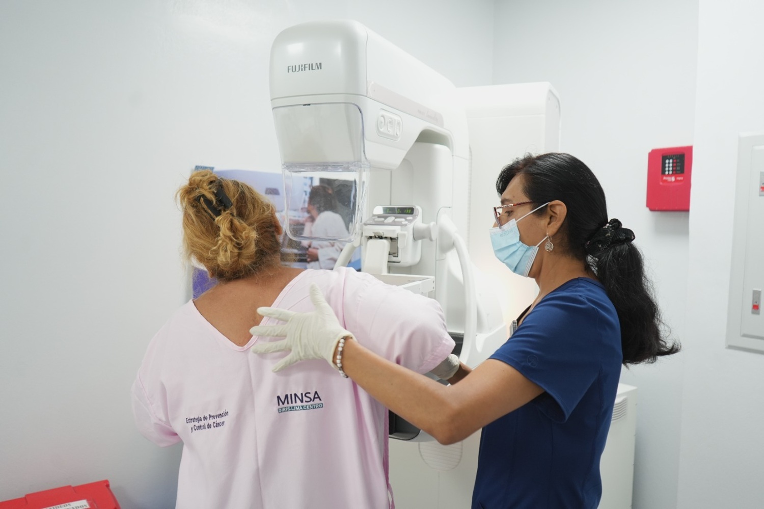 Diris Lima Centro (Minsa) al Frente: "11.000 exámenes clave refuerzan la lucha contra el cáncer de mama con atención de calidad para los más vulnerables".