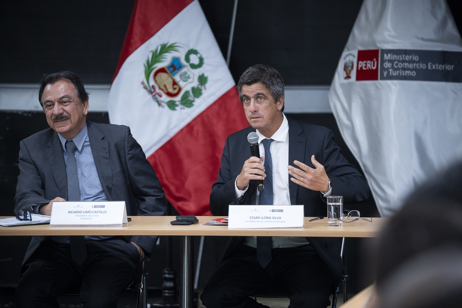 Mincetur lanza grupo de trabajo para monitorear y alertar sobre riesgos en comercio exterior peruano protegiendo su comercio internacional de crisis globales.