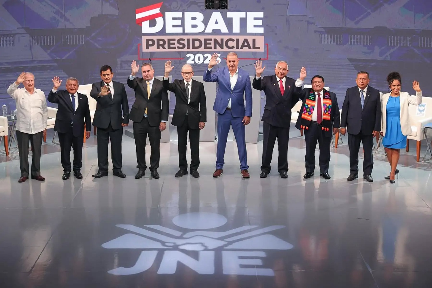 "Debate Presidencial Final: Candidatos desglosan planes para educación, empleo, tecnología en Perú y propuestas ambiciosas para conectar y desarrollar el Perú".