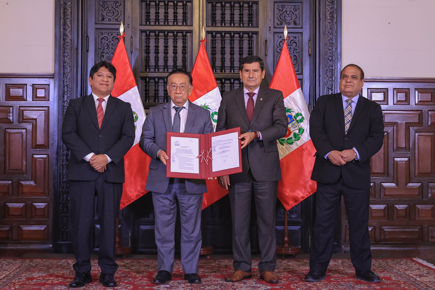 Perú con Elecciones en Segunda Vuelta: "Gobierno de presidente Balcázar, lanza 'Reforma Electoral', instituciones educativas y universitarias darán facilidades para las mesas de sufragio".