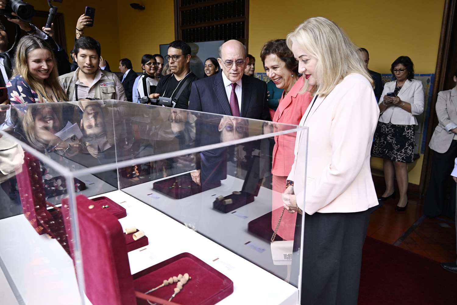 ¿El Retorno Compartido! "Perú y EE. UU. celebran 200 años de amistad con el 'Rescate de la Historia', la épica repatriación de piezas de Machu Picchu lidera exhibición cultural".