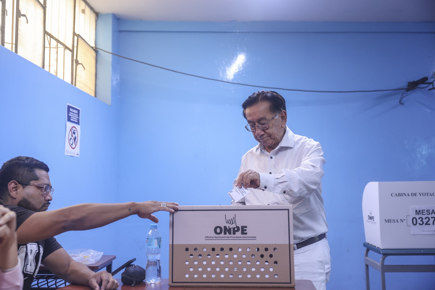 ¡Presidente Balcázar Sufragó en Chiclayo! “El Perú necesita obras, no peleas” – llama a reconocer al ganador - “Gane quien gane, apoyaremos la transferencia”.​