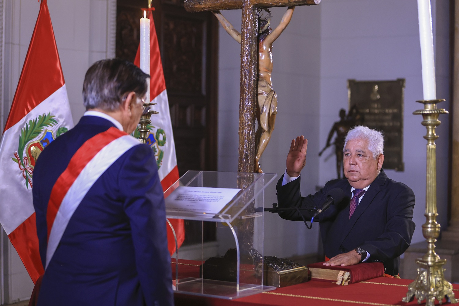 Juramentó Berthin Gomez Vela como nuevo Ministro de Comercio Exterior y Turismo, nuevo titular del Mincetur cuenta con amplia trayectoria en gestión pública y sectores estratégicos.​​