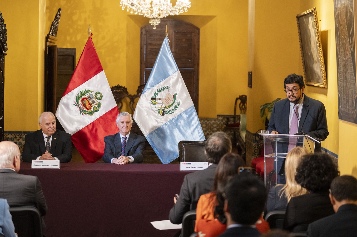 Perú entrega 'Nota Diplomática': "El TLC con Guatemala está listo para entrar en vigor luego de más de una década de esfuerzo, siendo el acuerdo comercial que une al Perú con Centroamérica".