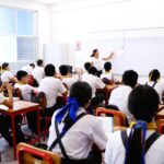 “Gobierno transfiere más de S/ 20.5 millones para garantizar plazas docentes, ‘Decreto Supremo’ asegura continuidad de 382 plazas y más de 2 000 bolsas de horas en escuelas públicas en el país”.
