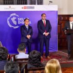 “Lanzan el ‘Sello Digital’ el reconocimiento a la modernización pública, más de 6 500 servicios digitales; el avance del Estado peruano con criterios técnicos y evidencia para un país con menos brechas y más igualdad”.