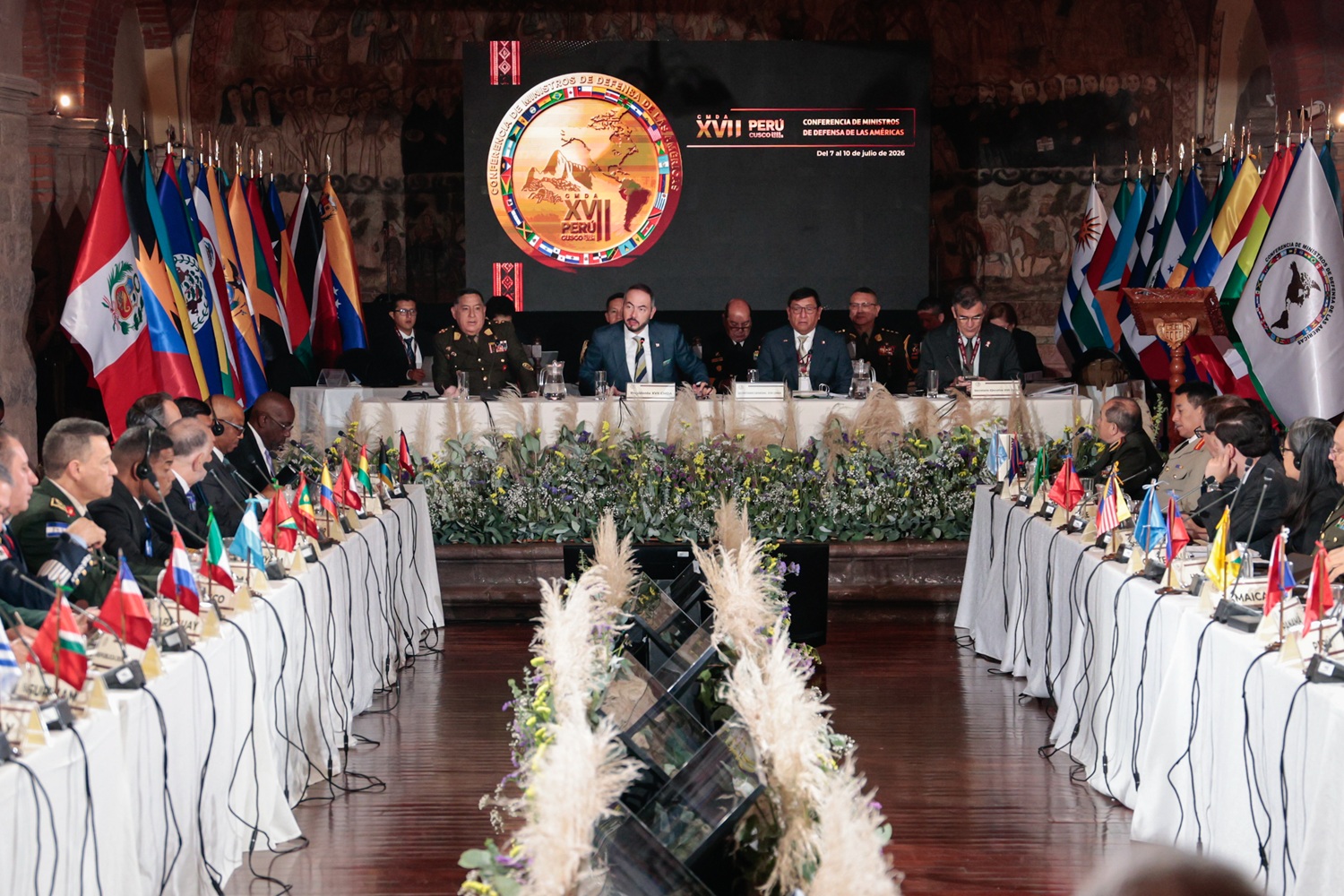 ¡Cusco Escribe la Hoja de Ruta de Defensa de las Américas! "33 países firman la 'Declaración de Cusco' en defensa del continente, más allá de lo militar unidos en la defensa de infraestructuras y el ciberespacio".