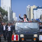“Keiko Fujimori Lideró la Gran Parada: Orgullo, unidad y tradición en el 255.º Aniversario de la independencia, la Avenida Brasil unió al país entre acordes marciales y el cariño de su gente”.