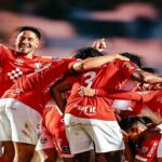 ¡Cienciano clasifica a cuartos de final! El 6-1 de Cusco pesó más que el 1-0 de Río de Janeiro. Desde su hazaña del 2003 al 2026 el gigante del Cusco denominado el “Papá de América” vuelve a hacer temblar a Sudamérica.