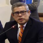 Premier Galarreta: ¡Delegar facultades legislativas para avanzar! ¿Qué se solicita: herramienta constitucional o atajo legislativo? “Incluso sin El Niño ni delincuencia, pediríamos facultades” indica el mensaje de la administración Fujimori.