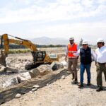 “MIDAGRI cierra brechas de riesgo: 95 % de avance en obras que protegen 6,600 hectáreas agrícolas. S/ 136 millones protegen el valle de Chincha, diques enrocados y remodelación hidráulica, el muro ante El Niño ya está casi listo”.​