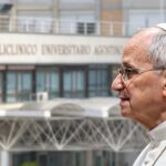 Su Santidad el Papa León ingresa mañana del 13 de octubre al hospital Gemelli. El sucesor de Pedro será operado de un nódulo pulmonar en Roma y permanecerá una semana en observación médica.​