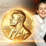 «Creo que están todos locos» fueron la primeras palabras de ‘Anne Carson’, poeta y ensayista canadiense, ganadora del Premio Nobel de Literatura 2026 por su obra que dialoga con la tradición clásica e inventa nuevas formas narrativas.
