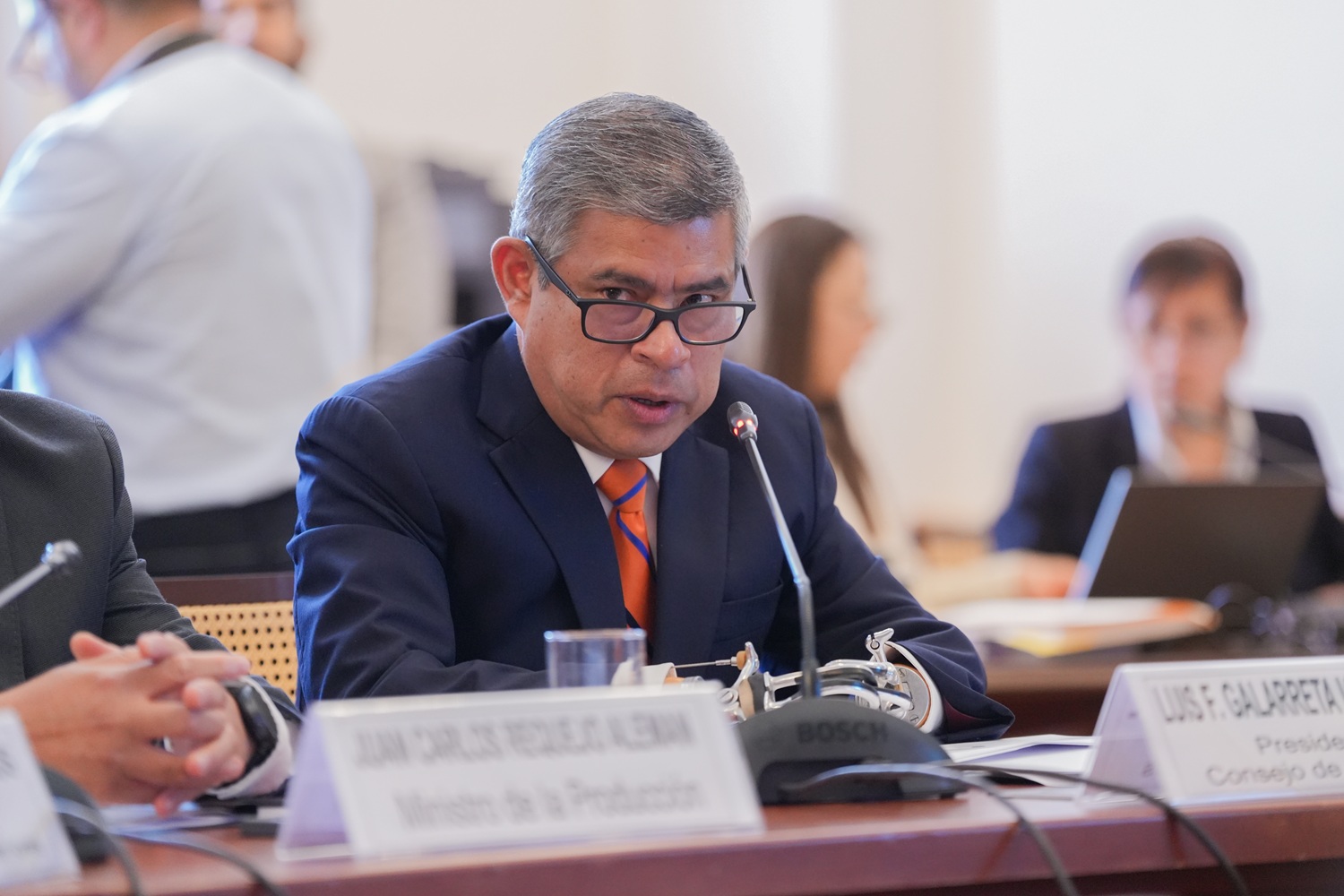 Premier Galarreta: Declaró que el Gobierno avanza en orden y desarrollo con o sin respaldo del Congreso de la República. ¡Facultades no aprobadas seguirán la vía de proyectos de ley! PCM define hoja de ruta ante el Parlamento.