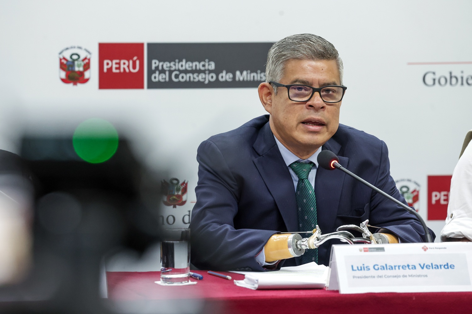 Premier Luis Galarreta Velarde: "Haremos un uso efectivo y contundente de las facultades concedidas, aunque no sean completas, Ejecutivo anuncia primeros decretos legislativos en 10 a 12 días y complementará con decretos de urgencia".