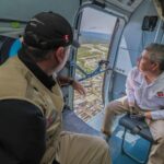 Premier Luis Galarreta: “Declaratoria de emergencia será decisión política, no trámite burocrático. Ante el ‘Meganiño’ el Gobierno limpia vías en Casitas (Tumbes) y agiliza respuesta ante desastres, beneficiando a más de 2.600 ciudadanos”.